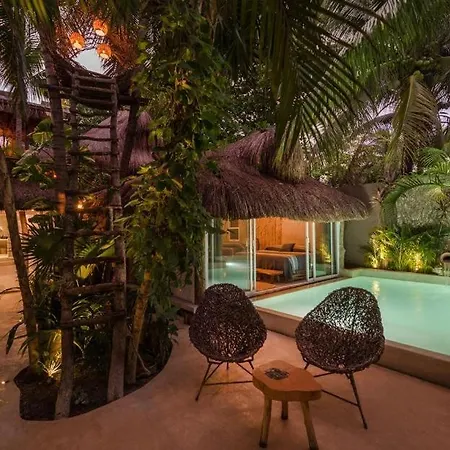 Jungle Villa -Steps To The Beach And Restaurants!
